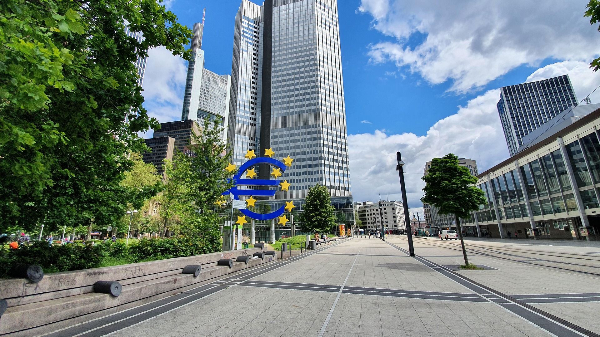 Colliers ilustracni ECB