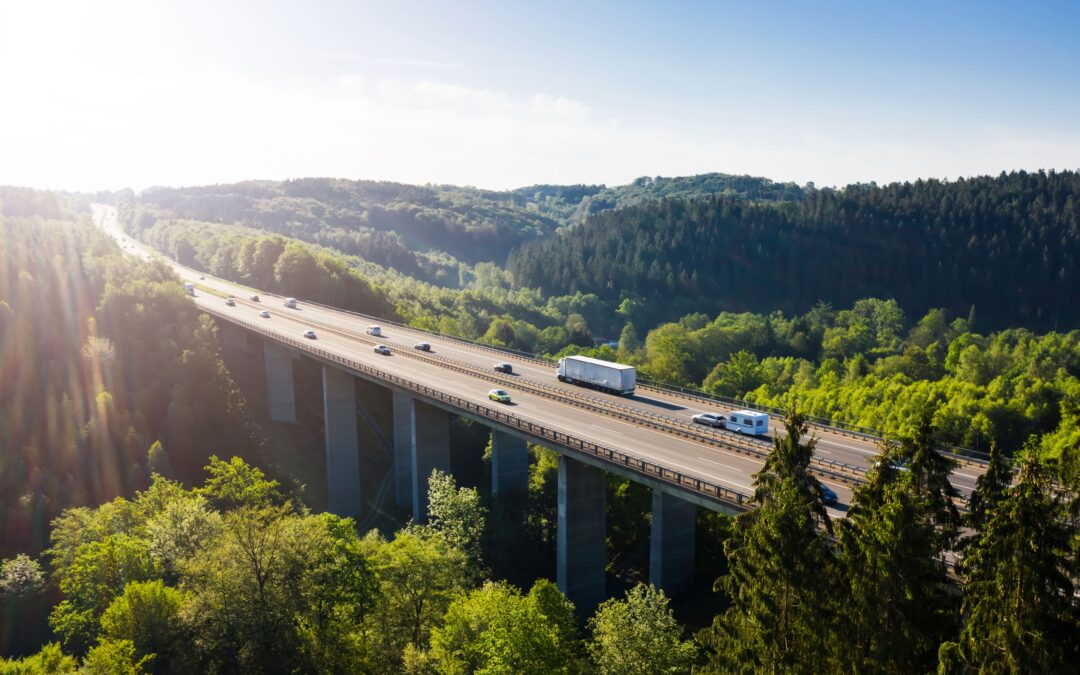 Správa o udržateľnosti 2025: Spoločnosť DKV Mobility dosiahla klimatický cieľ v predstihu a rozširuje ponuku v oblasti elektromobility a alternatívnych palív